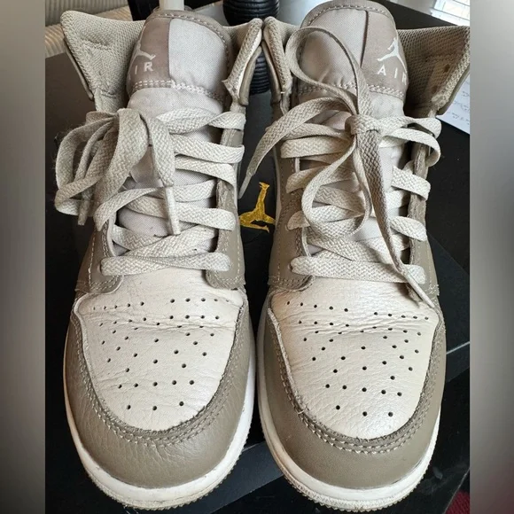 AIR JORDAN 1 MID GRADE SCHOOL 4.5